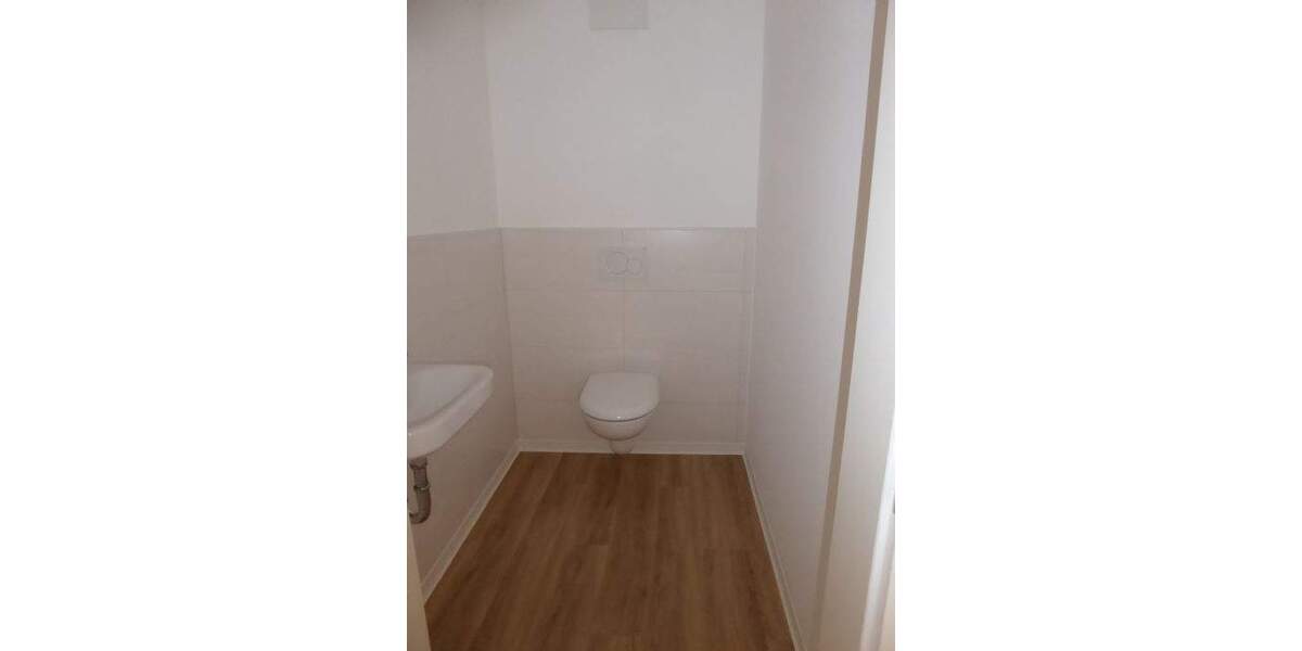 Schöne 4-Zimmer-Wohnung mit Gäste-WC und Balkon im DG in zentrumsnaher Wohnlage von Rudolstadt 4 zimmer