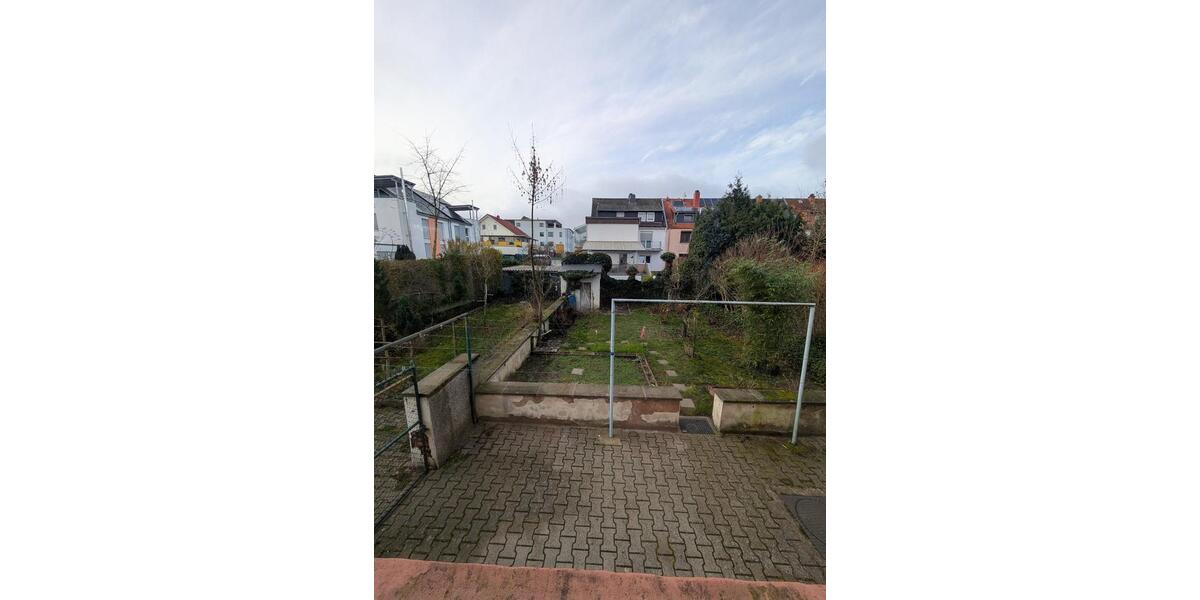 HELLE 2-ZIMMER-ERDGESCHOSSWOHNUNG MIT GROßEM GARTEN IN KAISERSLAUTERN 2 zimmer