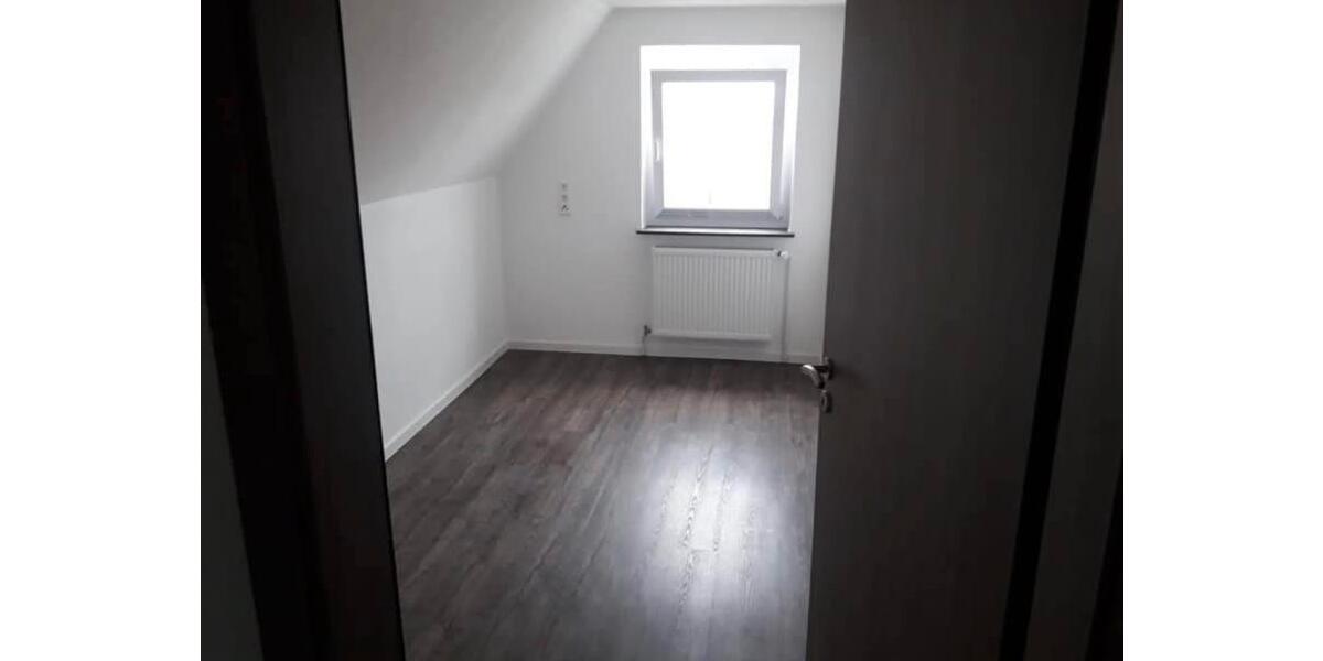 Dachgeschoßwohnung Bad Urach - 3 Zimmer, 80 m&sup2;, 900&euro; | Angebot:24853380