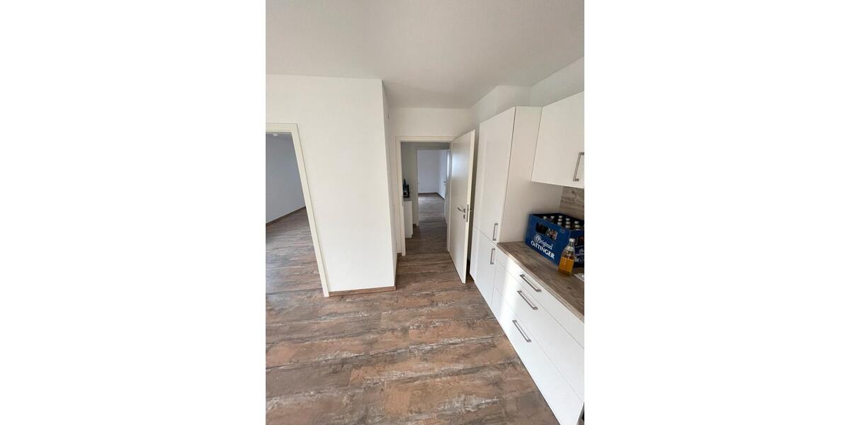 Erdgeschoßwohnung Brackenheim - 3 Zimmer, 110 m&sup2;, 1.300&euro; | Angebot:24638374