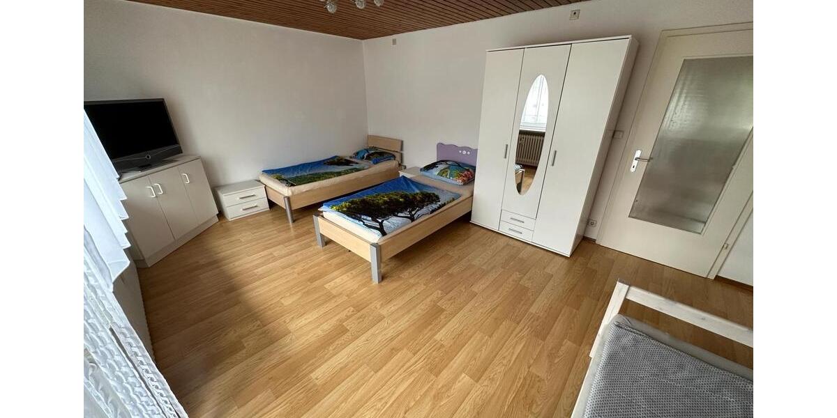 Wohnen auf Zeit Giengen an der Brenz - 8 Zimmer, 205 m&sup2;, 14&euro; | Angebot:26587089