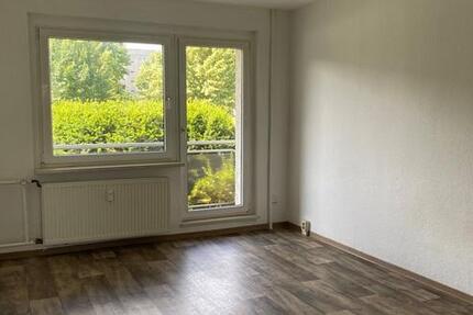 3-Raum-Wohnung im Erdgeschoss mit Dusche und Balkon zimmer