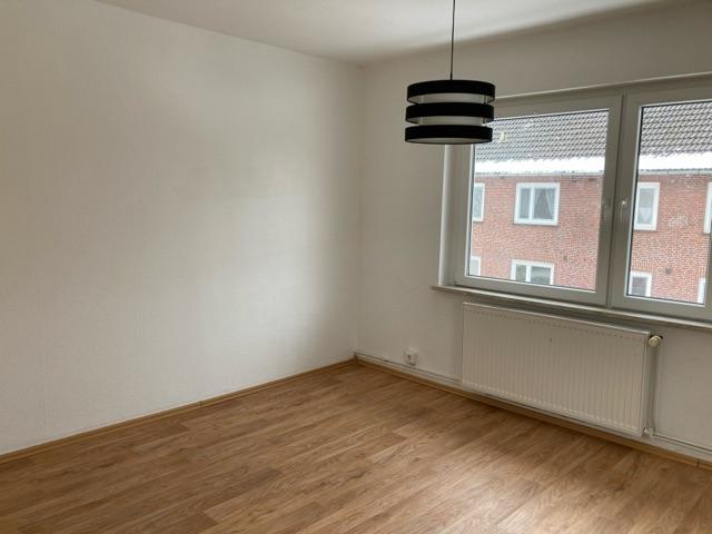Etagenwohnung Brake (Unterweser) - 3 Zimmer, 57 m&sup2;, 400&euro; | Angebot:25125391