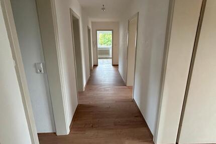Zentrale 4 Zimmer Wohnung mit viel Gestaltungsmöglichkeiten