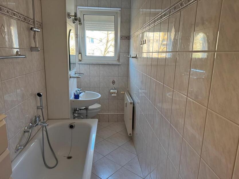 Helle drei Zimmer Wohnung in Lauta - Sachsen.