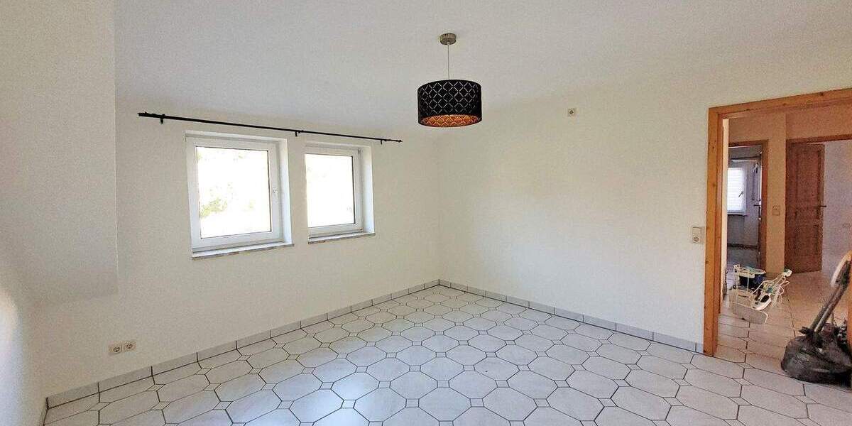 Etagenwohnung Neuenstein Mühlbach - 3 Zimmer, 93 m&sup2;, 600&euro; | Angebot:25939490