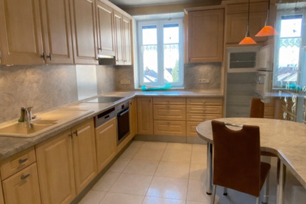 Großzügige 2 Zimmer Wohnung mit Einbauküche in zentraler Lage Saa 2 zimmer