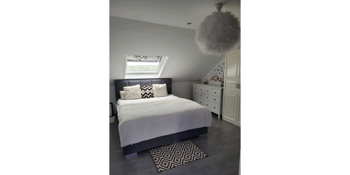 Dachgeschoßwohnung Bretten - 4 Zimmer, 105 m&sup2;, 1.250&euro; | Angebot:24630747