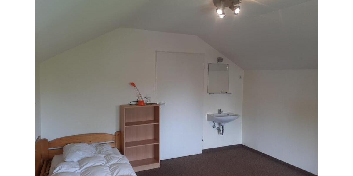 Dachgeschoßwohnung Friedrichshafen Ailingen - 1 Zimmer, 20 m&sup2;, 380&euro; | Angebot:25852561