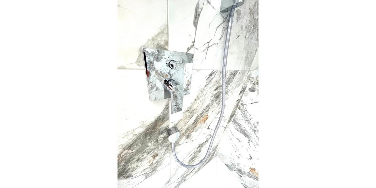 Sehr schöne 4ZKB-Altbauwohnung mit grosser Terrasse & Loft in Dur 4 zimmer