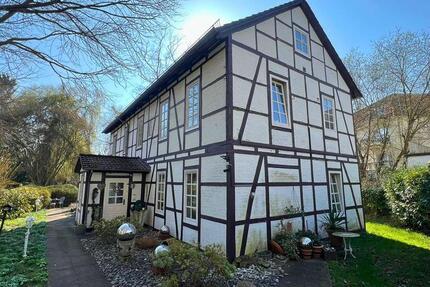 Haus Bad Pyrmont - 6 Zimmer, 240 m&sup2;, 1.500&euro; | Angebot:26193677