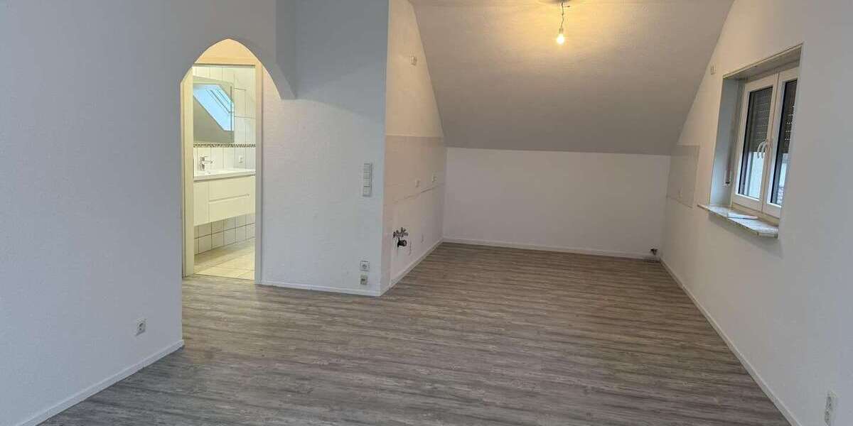 Etagenwohnung Gernsheim - 4 Zimmer, 86 m&sup2;, 1.150&euro; | Angebot:25848851