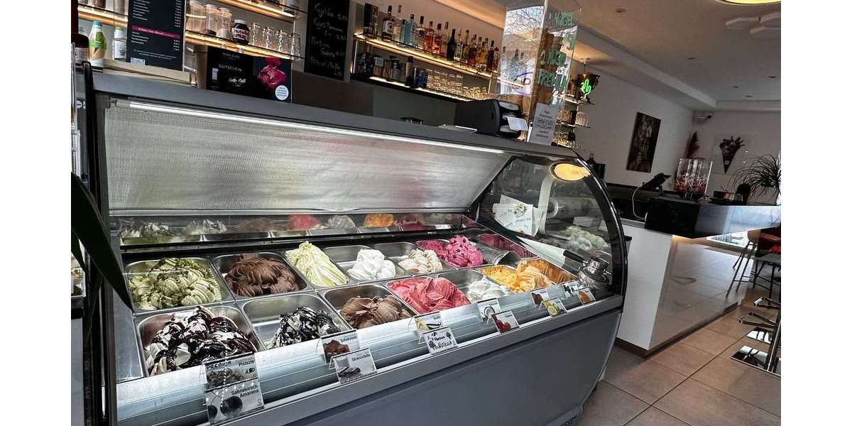 Eiscafé mit großer Terrasse in guter Lage zimmer