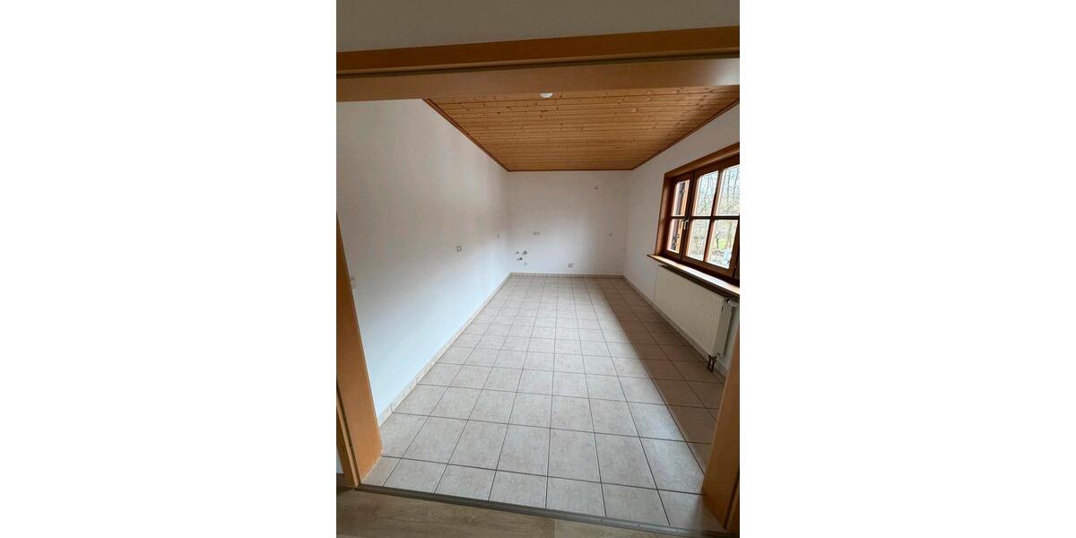 Etagenwohnung Floh-Seligenthal Seligenthal - 3 Zimmer, 80 m&sup2;, 790&euro; | Angebot:26612251