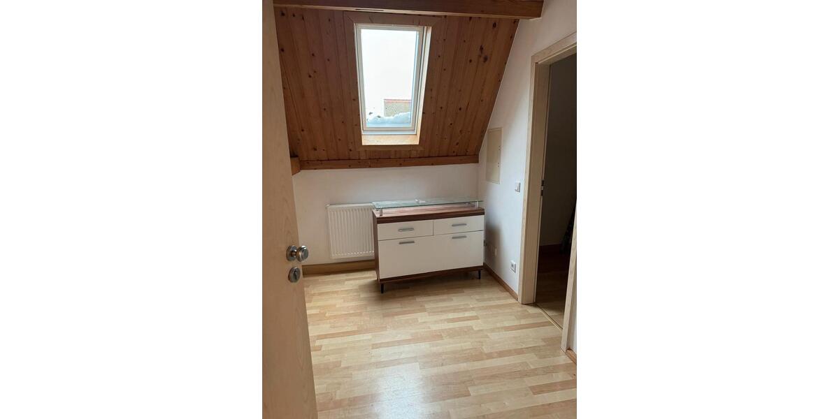 Dachgeschoßwohnung Roth - 2 Zimmer, 65 m&sup2;, 625&euro; | Angebot:26251076