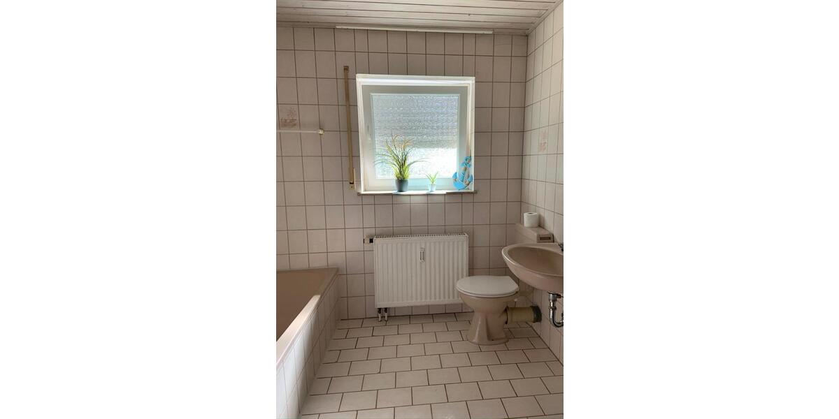 Erdgeschoßwohnung Neresheim - 4 Zimmer, 90 m&sup2;, 850&euro; | Angebot:25062014