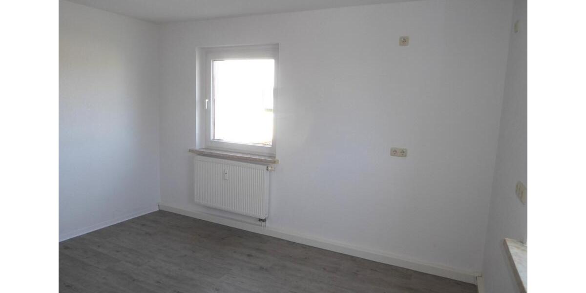 Etagenwohnung Saalfeld (Saale) - 2 Zimmer, 43 m&sup2;, 253&euro; | Angebot:26534035