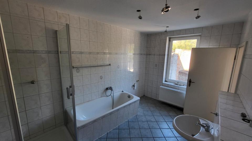 Etagenwohnung Zeitz - 3 Zimmer, 88 m&sup2;, 490&euro; | Angebot:25974882