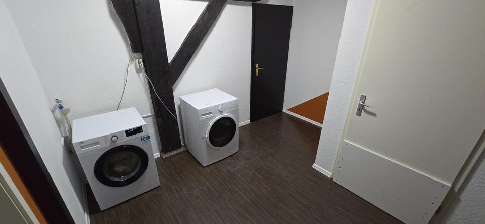 Erdgeschoßwohnung Rostock - 6 Zimmer, 150 m&sup2;, 150&euro; | Angebot:25806565