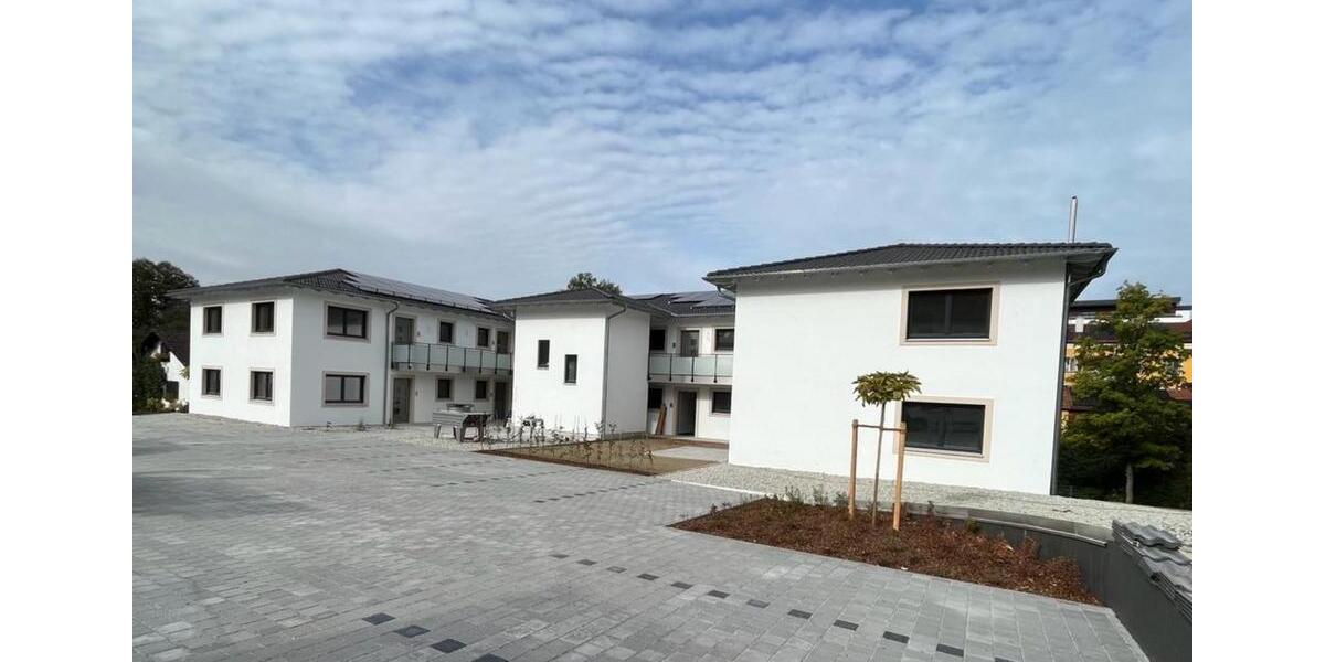 Neuwertige 3-Zimmer-Erdgeschosswohnung - inkl. moderne Einbauküche, Tiefgaragenstellplatz & Kellerabteil 3 zimmer