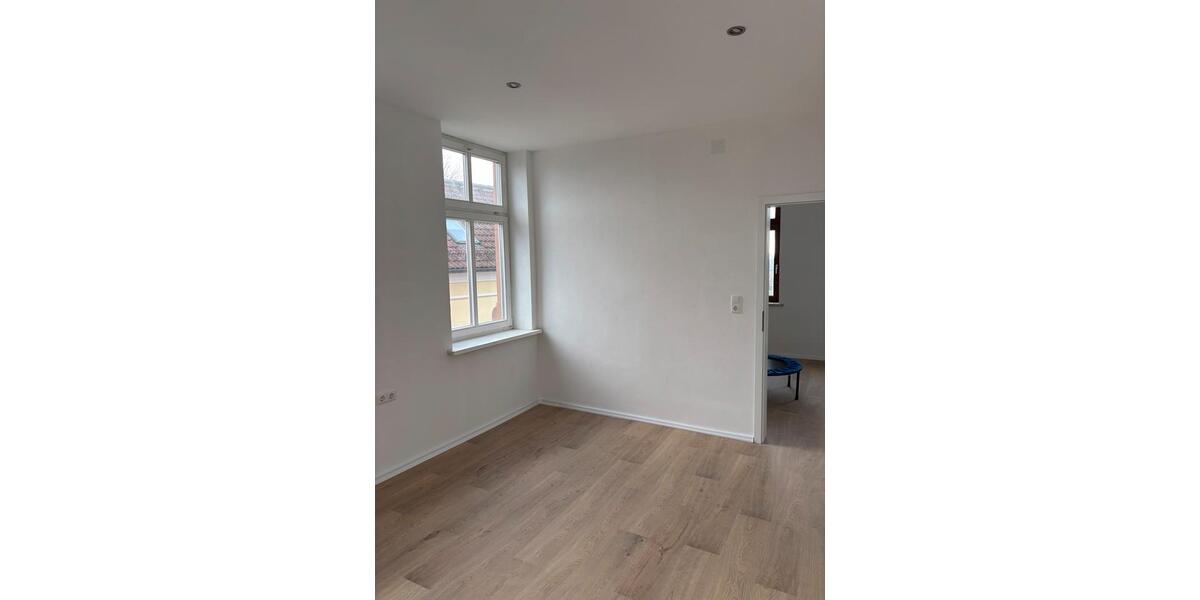 Kernsanierte Wohnung zu vermieten 4 zimmer