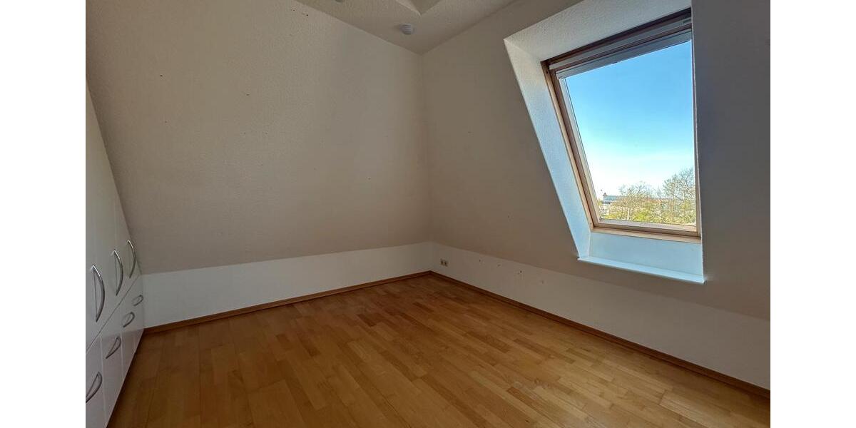 Dachgeschoßwohnung Jever - 3 Zimmer, 63 m&sup2;, 520&euro; | Angebot:26368157