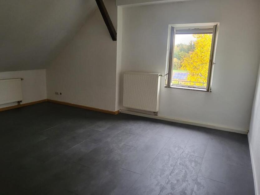 Großzügige 3-Zimmer Dachgeschosswohnung im Grünen zimmer