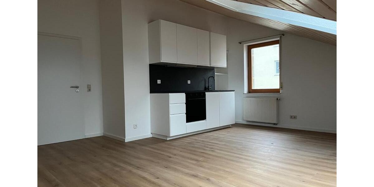 Dachgeschoßwohnung Walheim - 3 Zimmer, 80 m&sup2;, 850&euro; | Angebot:25044507