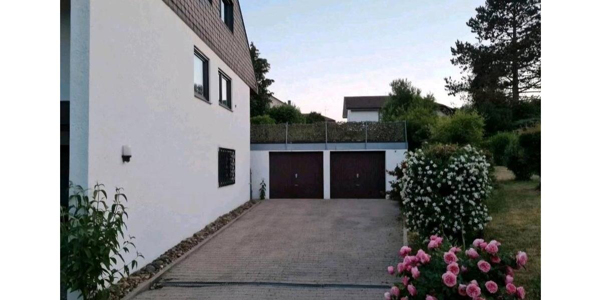 Etagenwohnung Sachsenheim - 5.5 Zimmer, 147 m&sup2;, 1.470&euro; | Angebot:26607087