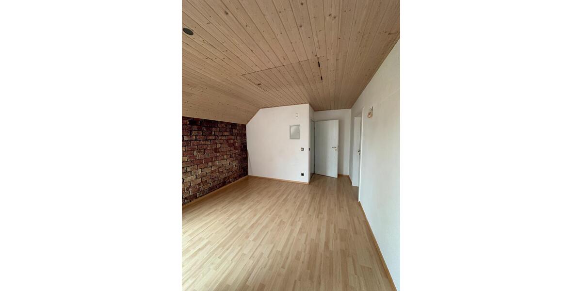 Helle 3,5-Zimmer Dachgeschosswohnung in Ried mit Balkon zimmer