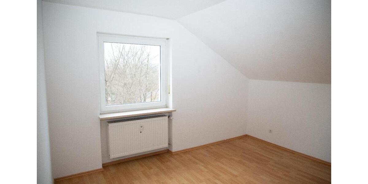 Dachgeschoßwohnung Deggendorf - 3 Zimmer, 70 m&sup2;, 840&euro; | Angebot:24877748