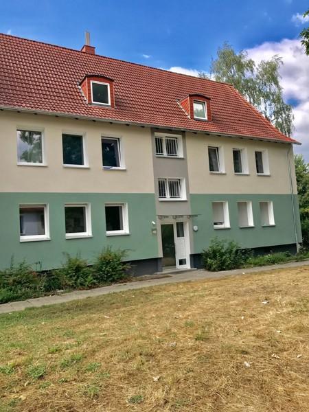 kleine aber feine, sanierte 3-Zi-Dachgeschosswohnung mit großem Balkon zimmer