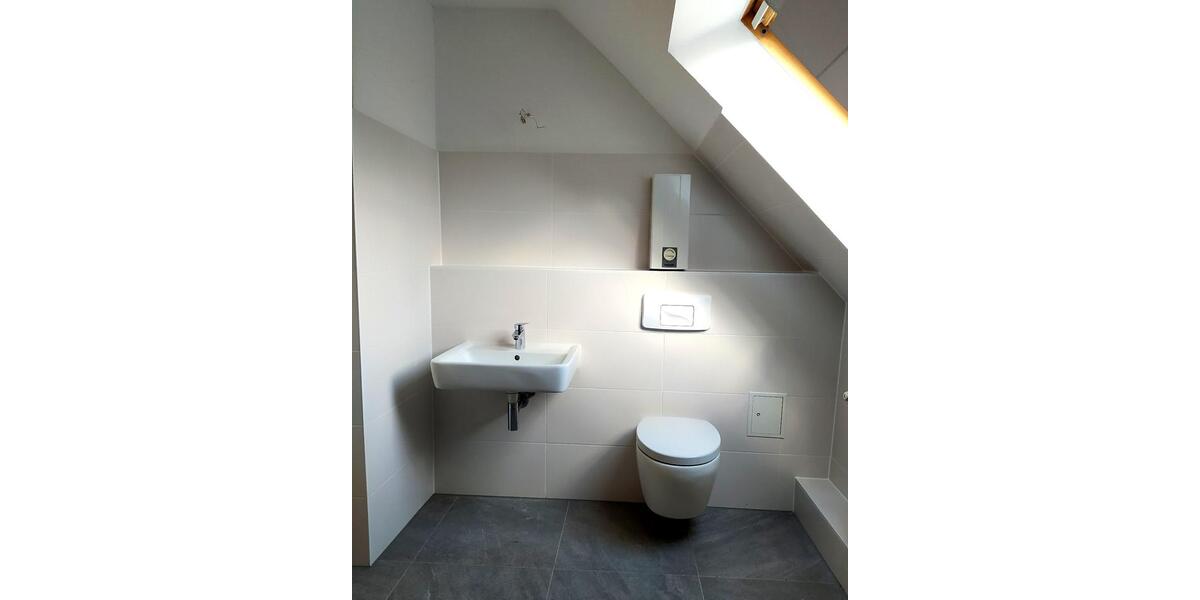 Dachgeschoßwohnung Altenburg - 3 Zimmer, 92 m&sup2;, 600&euro; | Angebot:25307731