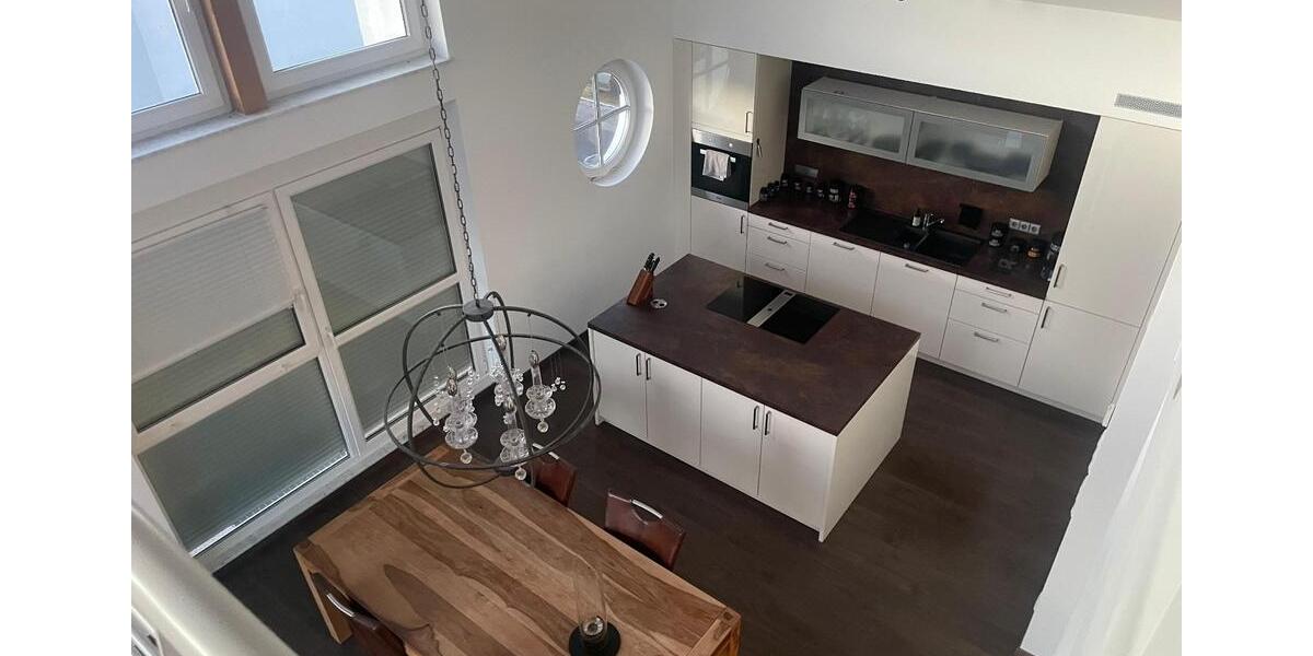 Riesiges, sehr helles PENTHOUSE mit 7,5 Zimmern über zwei Etagen 7.5 zimmer