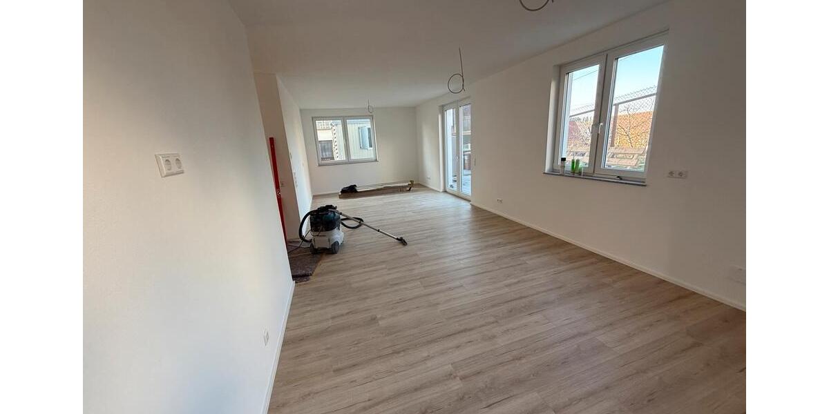 Erdgeschoßwohnung Calw - 3.5 Zimmer, 90 m&sup2;, 1.350&euro; | Angebot:25407156