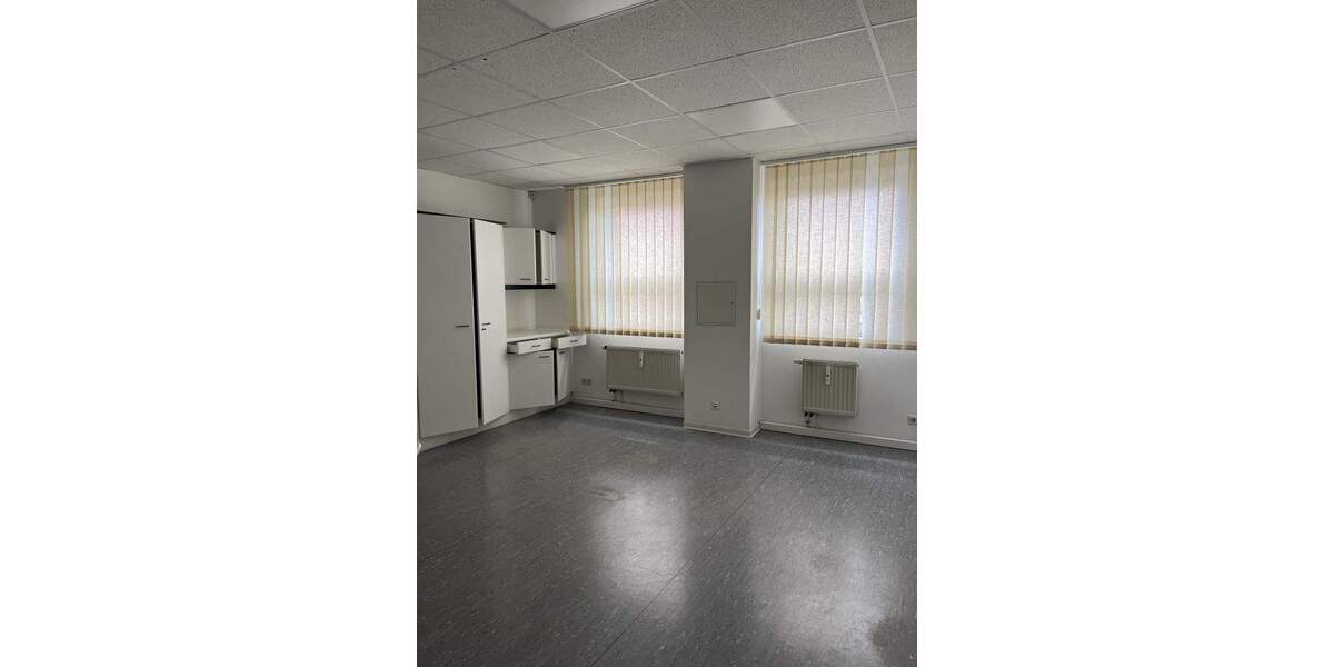 Gewerbeobjekt Bischofswerda - 4 Zimmer, 120 m&sup2;, 1.196&euro; | Angebot:25708956