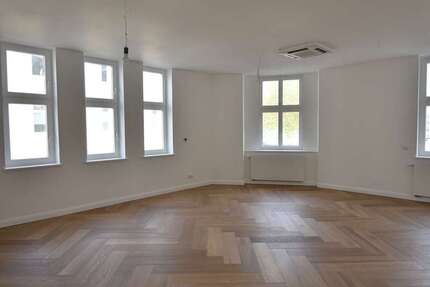 Wohnung Düsseldorf Oberkassel - 2 Zimmer, 70 m&sup2;, 1.650&euro; | Angebot:25883789