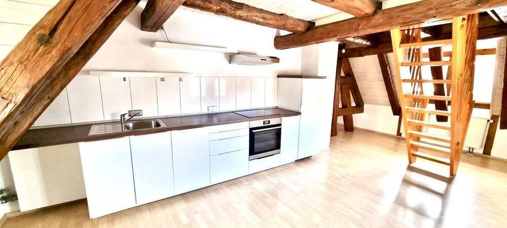 Renningen: Exklusive Maisonette-LoftWohnung im Fachwerkhaus - mit EBK & Tageslichtbad