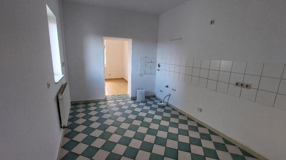 Etagenwohnung Bernburg (Saale) - 2 Zimmer, 60 m&sup2;, 320&euro; | Angebot:26283597