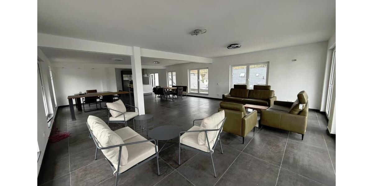 Einfamilienhaus Gummersbach Berstig Süd - 2 Zimmer, 200 m&sup2;, 1.720&euro; | Angebot:26660197