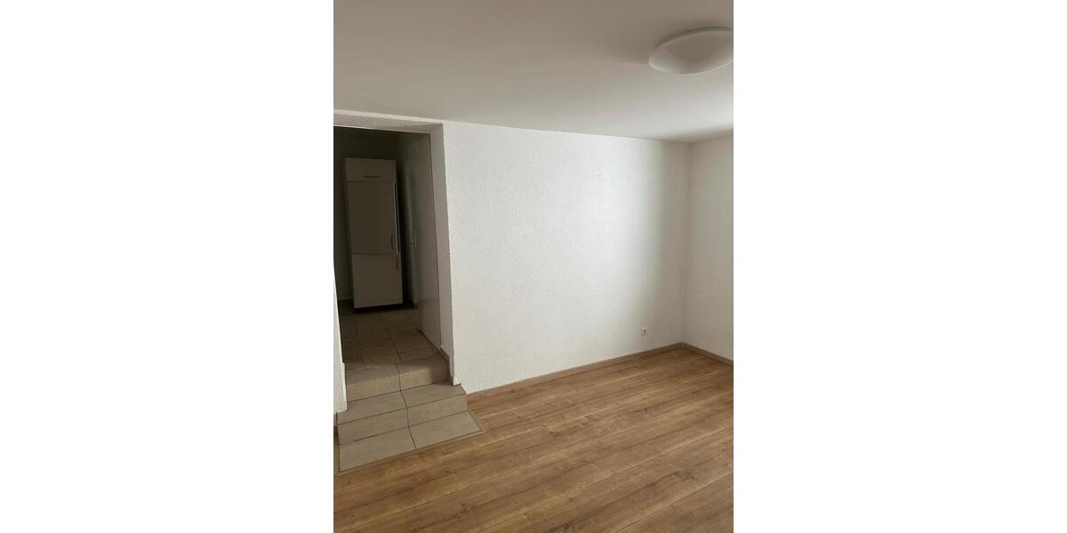 Etagenwohnung Frickenhausen - 2 Zimmer, 65 m&sup2;, 650&euro; | Angebot:26633486