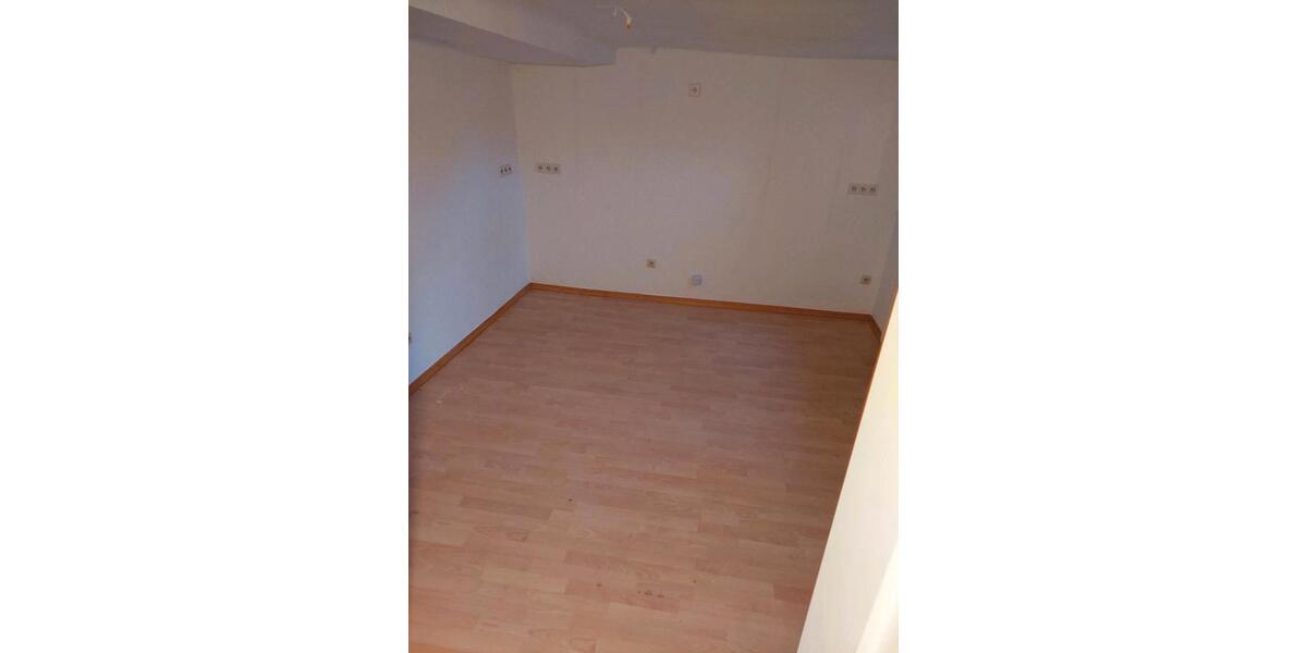 Etagenwohnung Grünberg - 6 Zimmer, 120 m&sup2;, 13&euro; | Angebot:25131782
