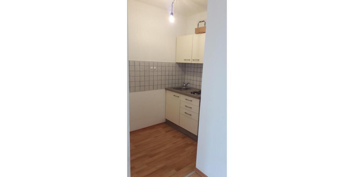 Etagenwohnung Nittendorf - 1 Zimmer, 32 m&sup2;, 395&euro; | Angebot:24270768