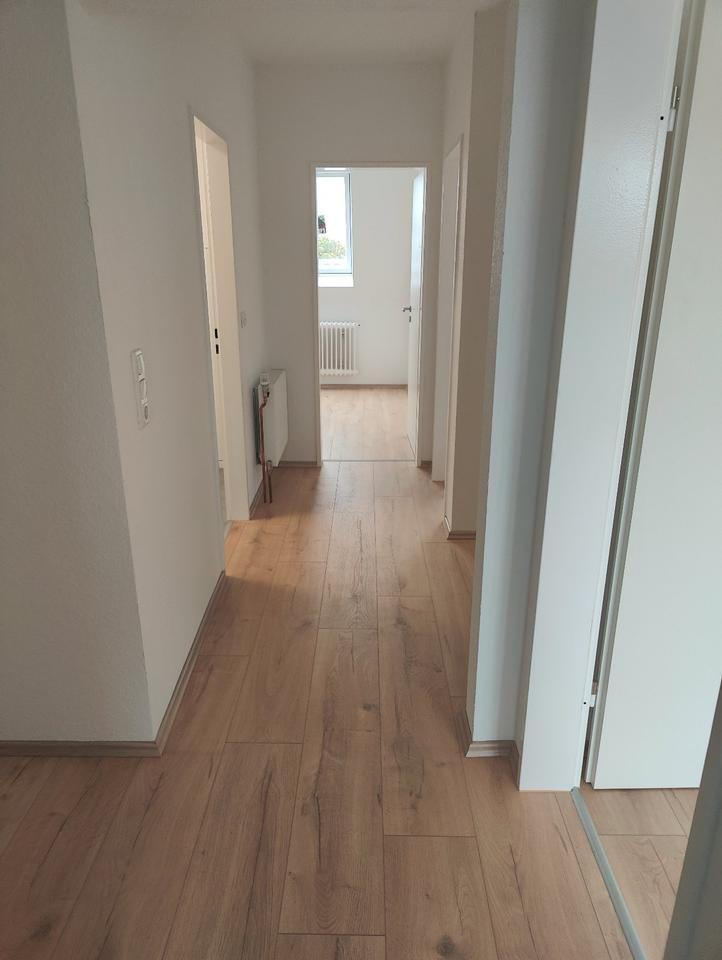 Frisch sanierte 3-Zimmer-Wohnung mit Balkon Nähe ADAC zimmer