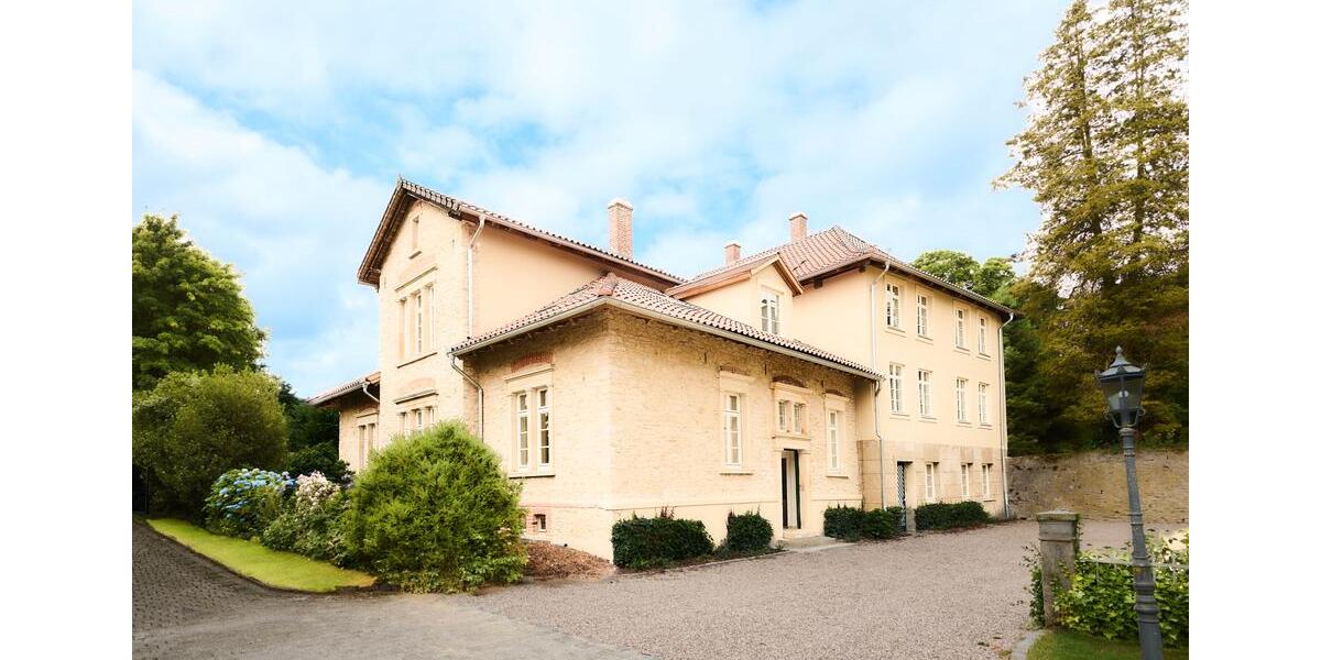 Erdgeschoßwohnung Detmold Hiddesen - 3 Zimmer, 143 m&sup2;, 1.859&euro; | Angebot:25807068