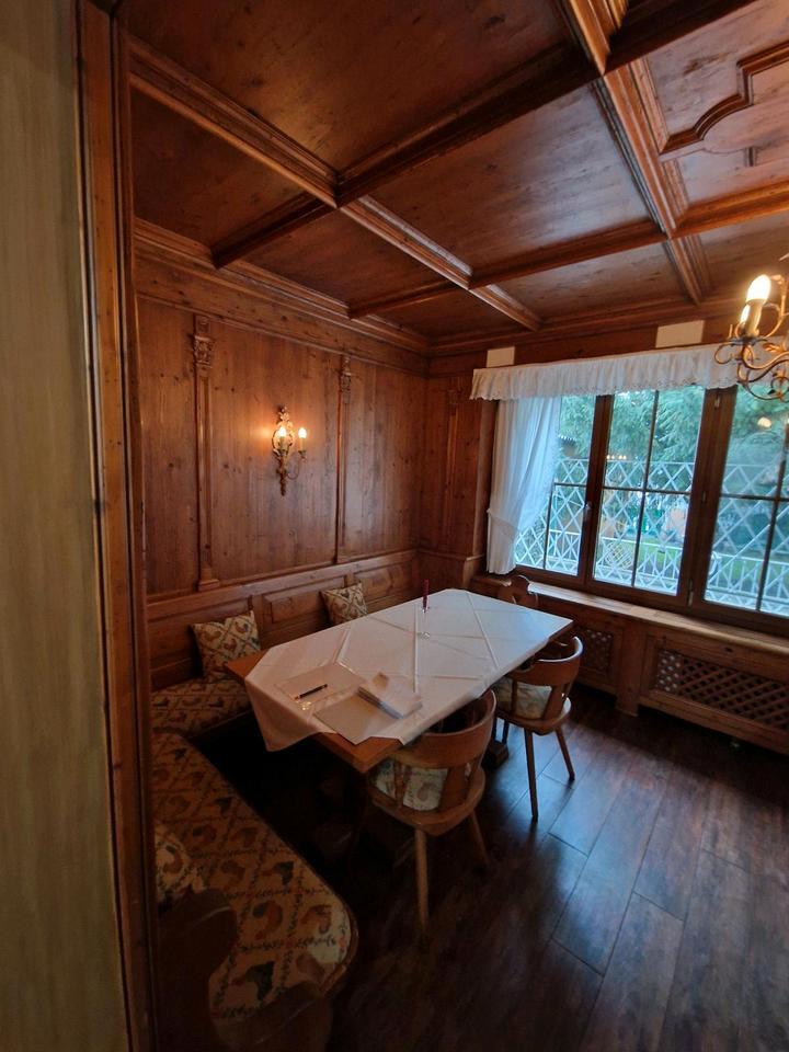 ABLÖSE FREI Restaurant mit GästeZimmer im Villen Stil in einer ruhigen Seitenstraße der Fußgängerzone