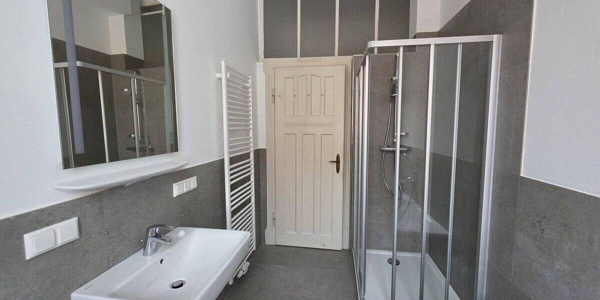 Etagenwohnung Göttingen Innenstadt - 3 Zimmer, 101 m&sup2;, 1.450&euro; | Angebot:26817441