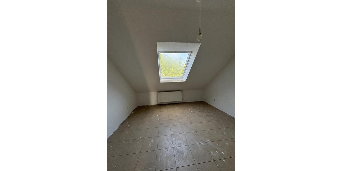Dachgeschoßwohnung Duisburg Walsum - 3.5 Zimmer, 71 m&sup2;, 375&euro; | Angebot:26568667