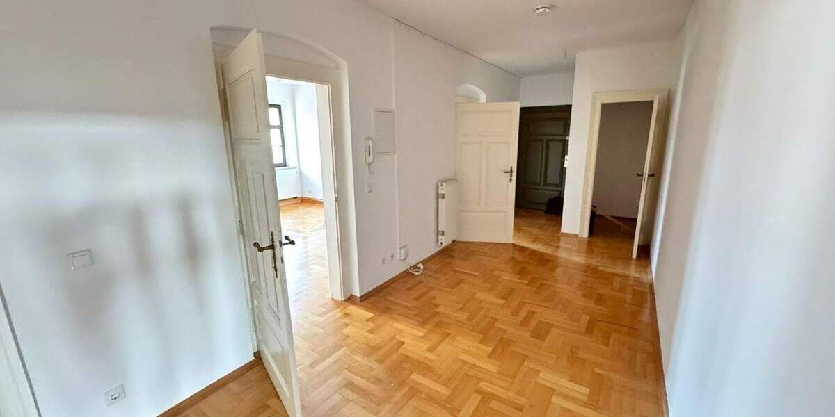 Etagenwohnung Görlitz Innenstadt - 3 Zimmer, 103 m&sup2;, 620&euro; | Angebot:26170831