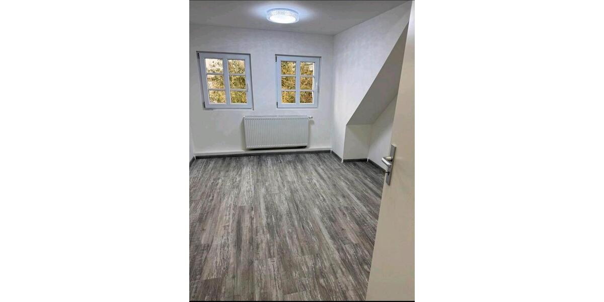 Dachgeschoßwohnung Sankt Augustin - 4 Zimmer, 65 m&sup2;, 950&euro; | Angebot:26222268